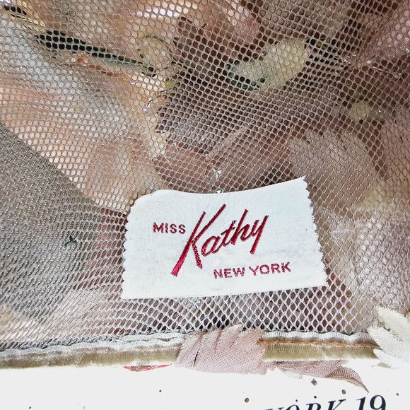 Vintage Miss Kathy New York Neutral Color Silk Floral Velvet Bow Cloche Hat - Picture 6 of 8